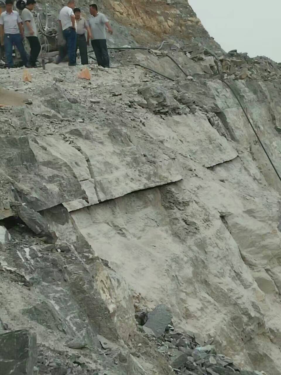 矿山开采、爆破现场图片1