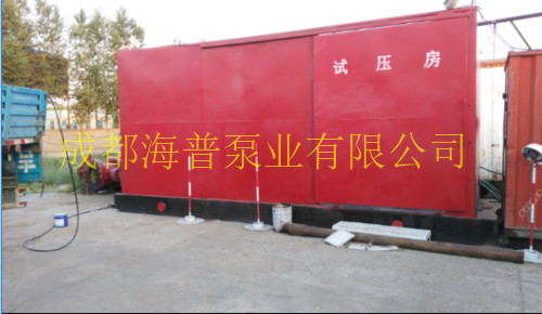 井口装置节流管汇密封测试现场图片4